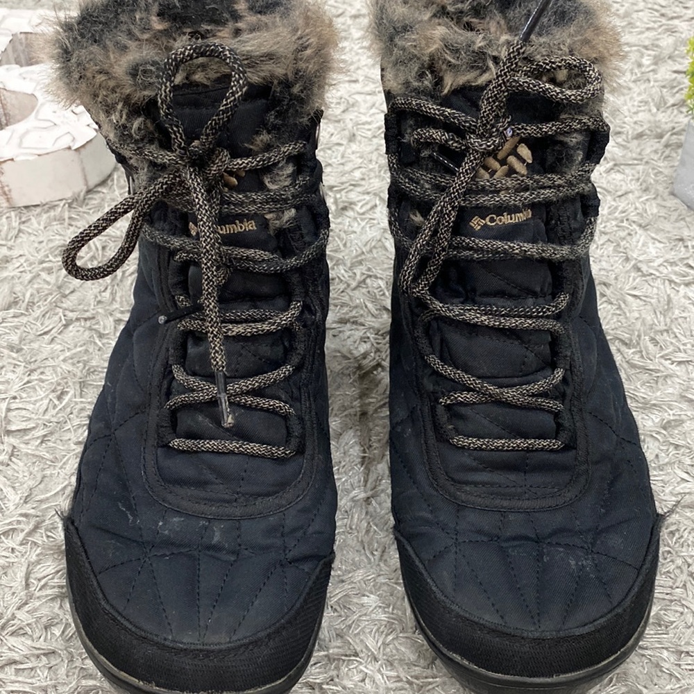 Columbia Women's Winter Boots (10)